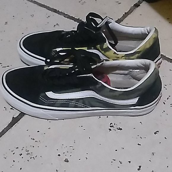 Vans - Picture 2 of 3